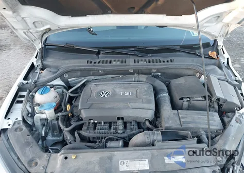 2017 Volkswagen Jetta 1.8T Sport z USA, uszkodzony, nr VIN 3VWD17AJXHM300018